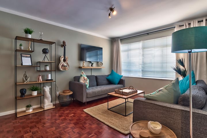 Trendy 1 bed apartment in the heart of Green Point – photo 3